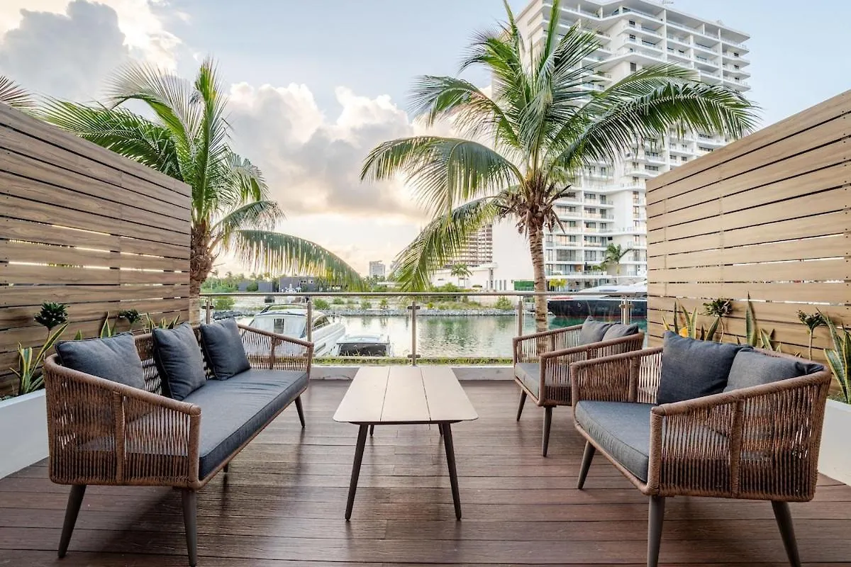 Exclusive Water Front Villa Cancun