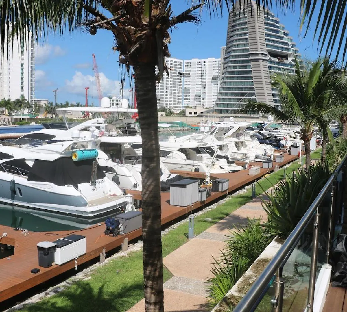 Exclusive Water Front Villa Cancun