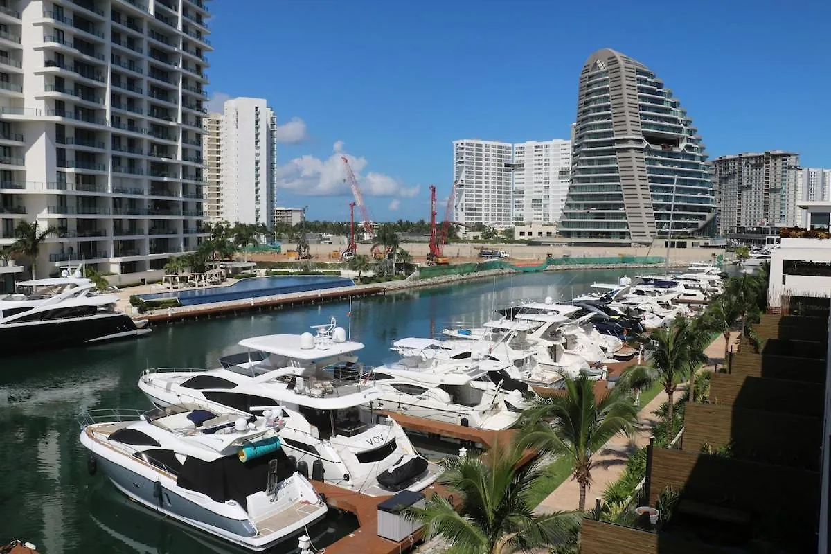 Exclusive Water Front Villa Cancun