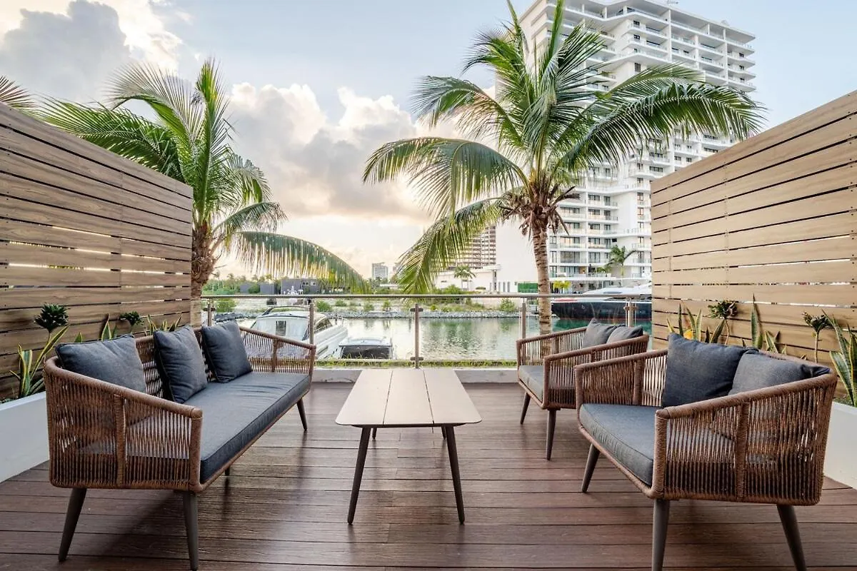 Exclusive Water Front Villa Cancun